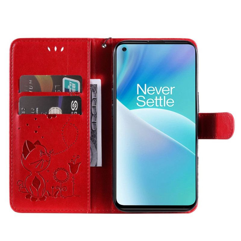 Fliptok / Bőrtok OnePlus Nord 2T 5G szíjjal Macska És Méh Pántos Kártyatartóval