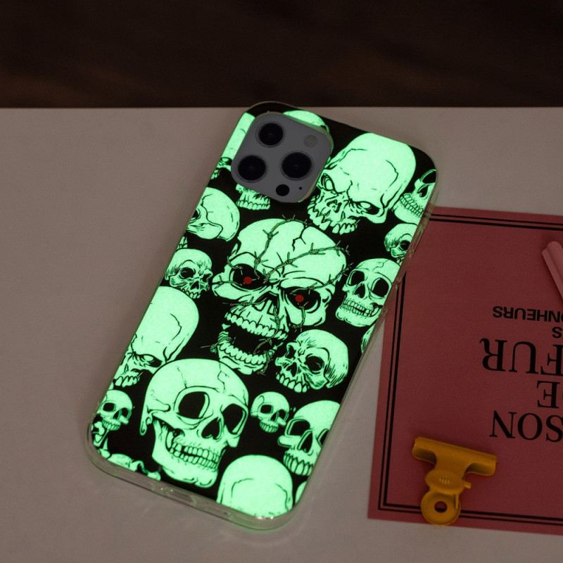 Tok iPhone 15 Pro Max Fluoreszkáló Koponyák